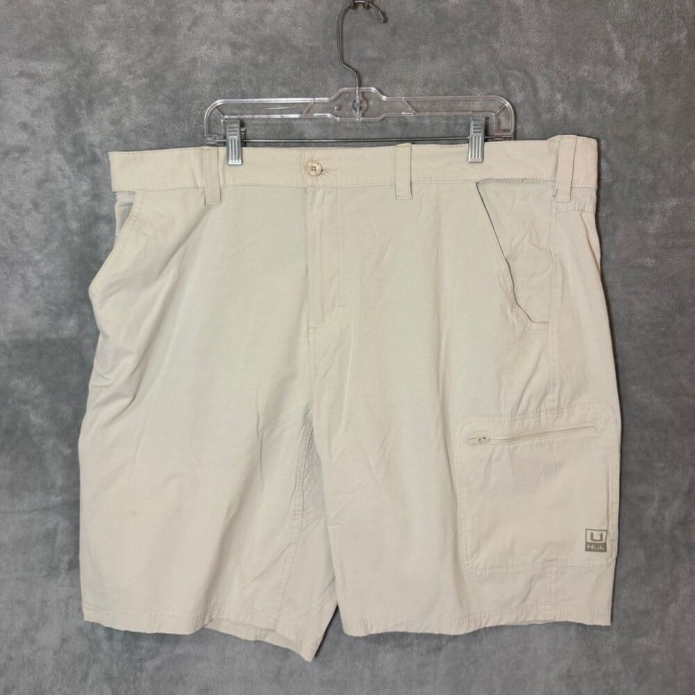 Huk Shorts Mens XXL Cream Khaki Performance Fishing Outdoor Cargo Lightweight